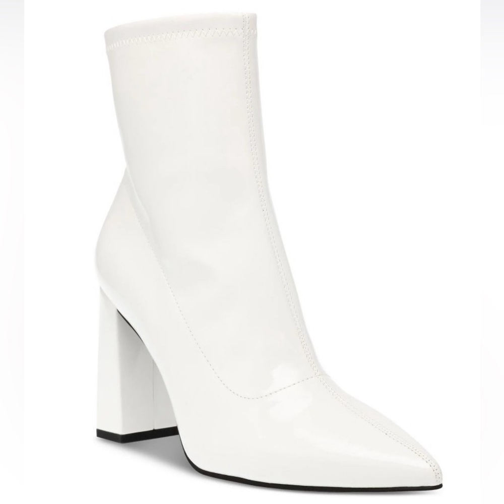 *NEW* WILD PAIR White Iloise Side-Zip‎ Ankle Go -Go Booties SIZE 6 A23